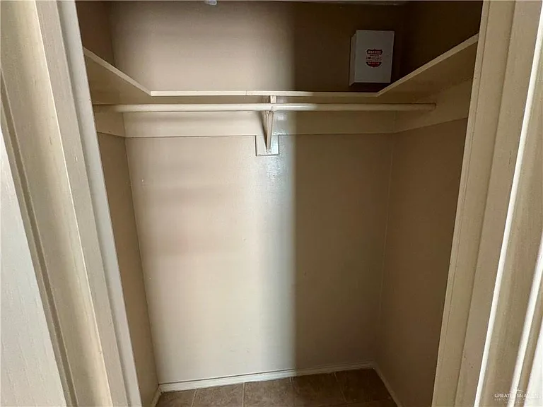 2100 Aruba Dr #1 — Photo 11