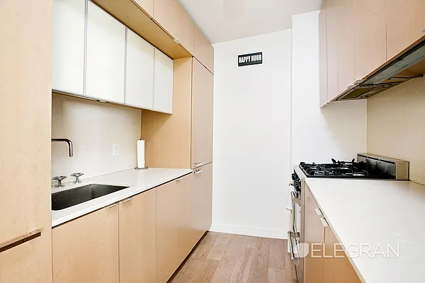 Sold by (Legacy) Elegran | media 13