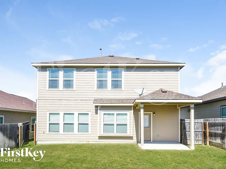 9006 Bowring Park — Photo 16