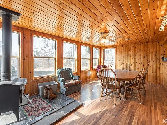 5th image of 8090 Timberhill Rd