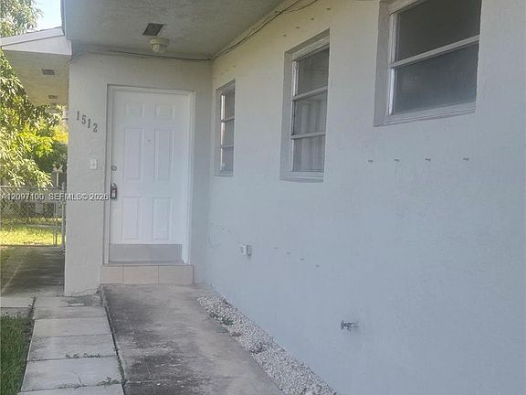 3rd image of 1512 NE 118th St #2
