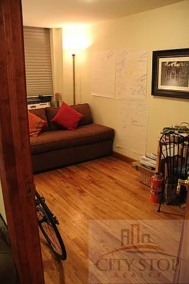 Rented by City Stop Realty | media 18