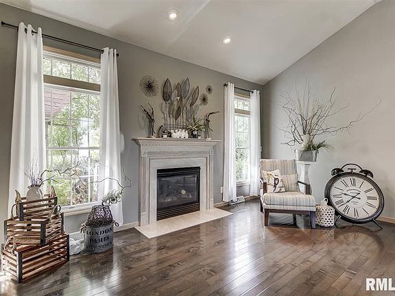 5th image of 8761 Sweetbriar Ln