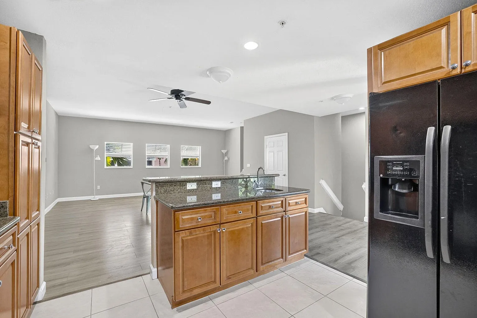 4 bed, 1864 sqft, $3,500 — Photo 3