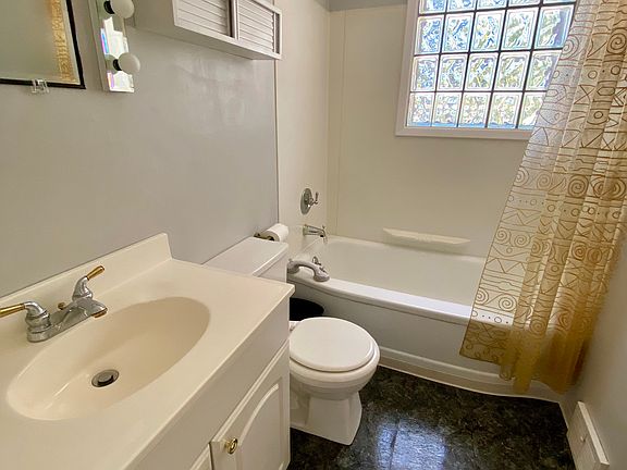 5th image of 200 East Ave #200