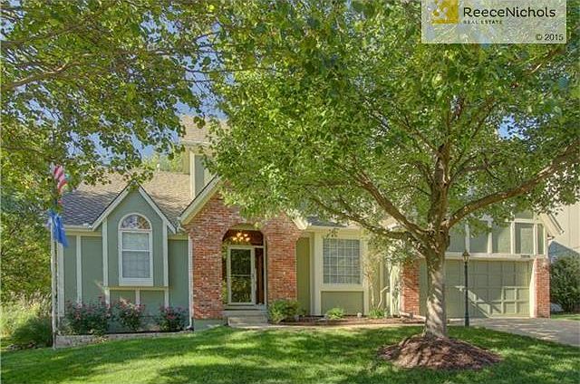 Beautiful Curb Appeal in Kensington Valley!