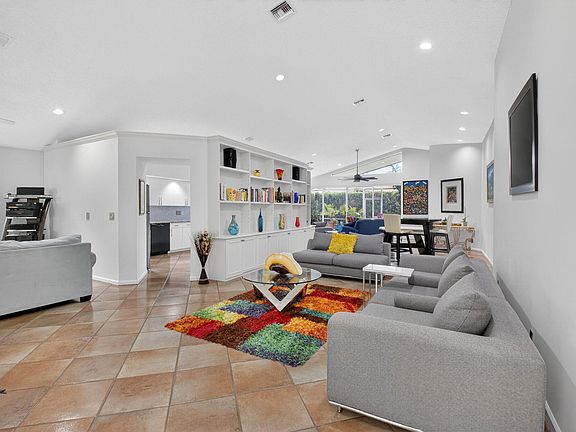3rd image of 11590 Creekside Drive