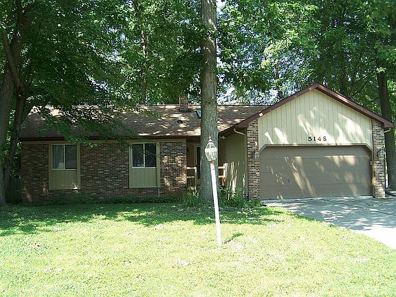 3rd image of 5148 Woodstock Dr