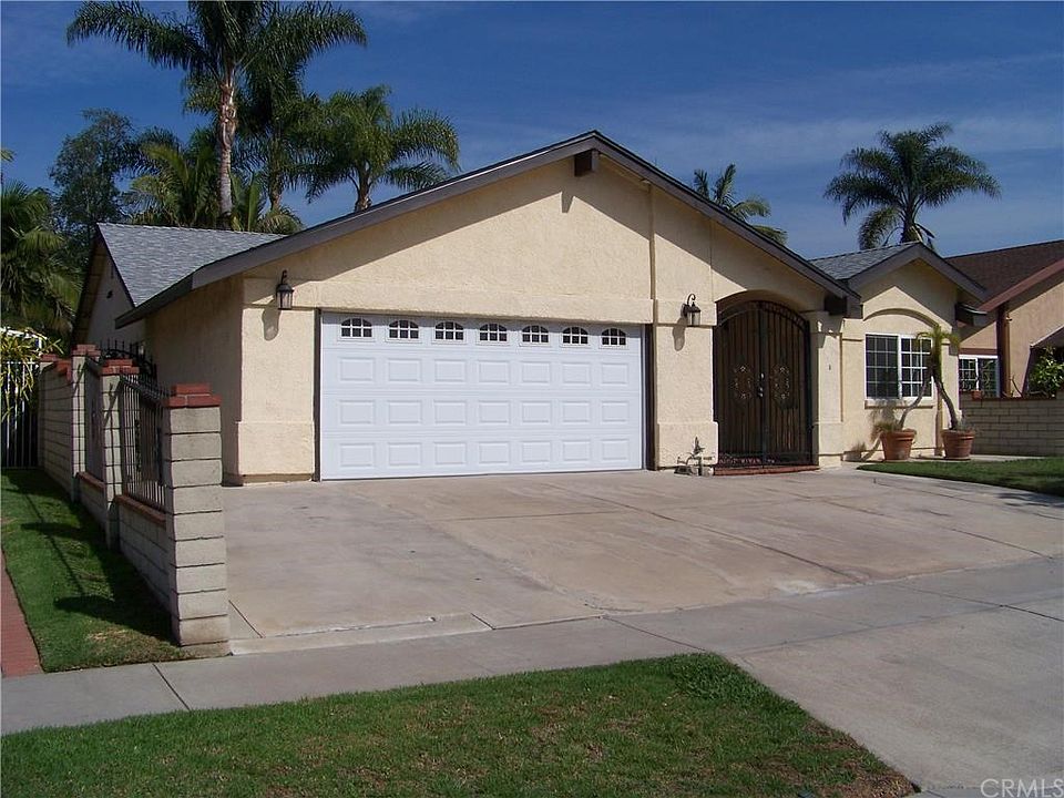 1st image of 2509 W Carriage Dr