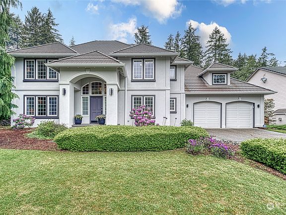 2nd image of 818 24th Ave NW