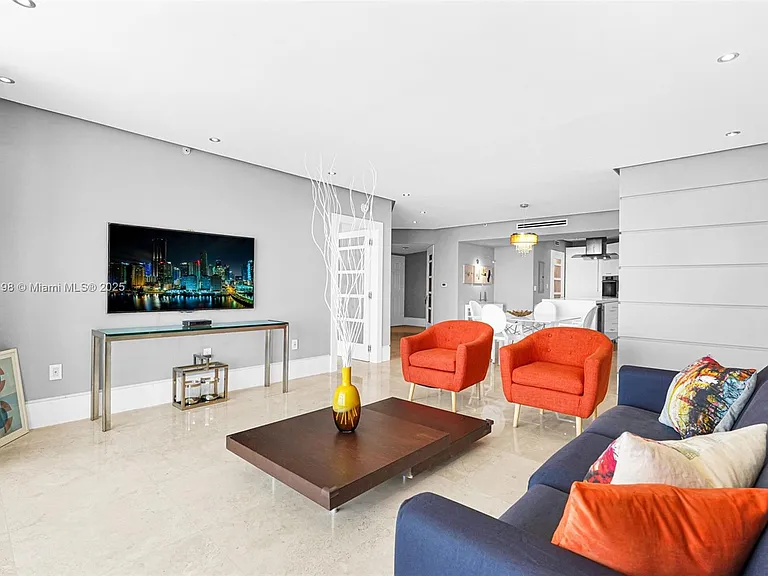 16699 Collins Ave #1103 — Photo 7