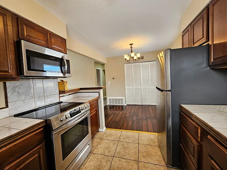 460 S Fenton St — Photo 60