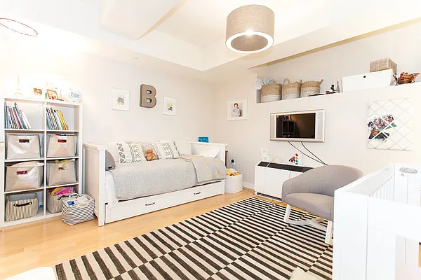 Rented by Ostrov Realty Group | media 15