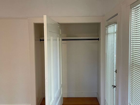 4th image of 927 35th St APT 3