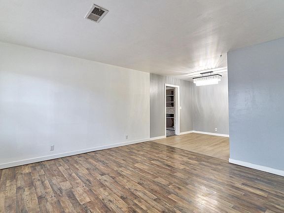 3rd image of 817 N Illinois St