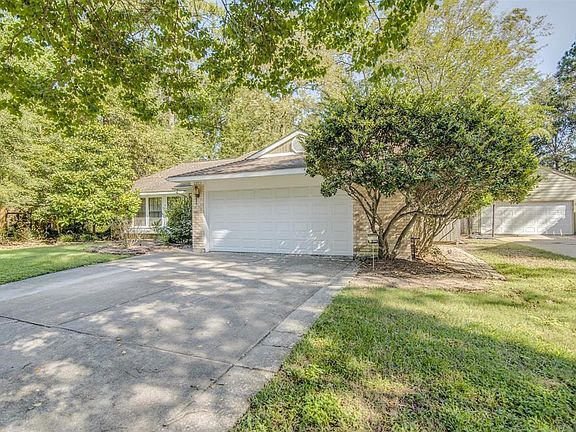2nd image of 2923 Silver Falls Dr