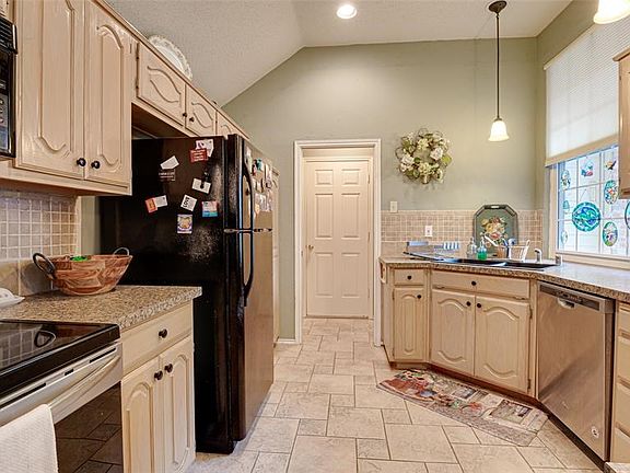 3rd image of 3031 Silver Springs Ln
