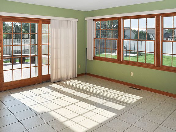 5th image of 6816 Green Meadow Dr