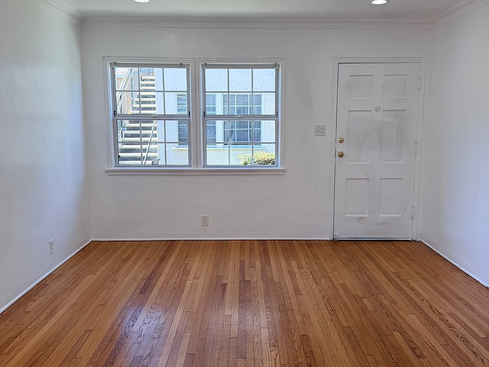 1st image of 3516 S Victoria Ave