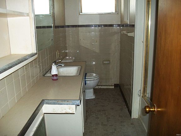 5th image of 2825 Corby Blvd