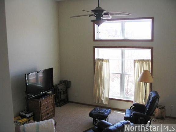 4th image of 15378 Foster Dr N