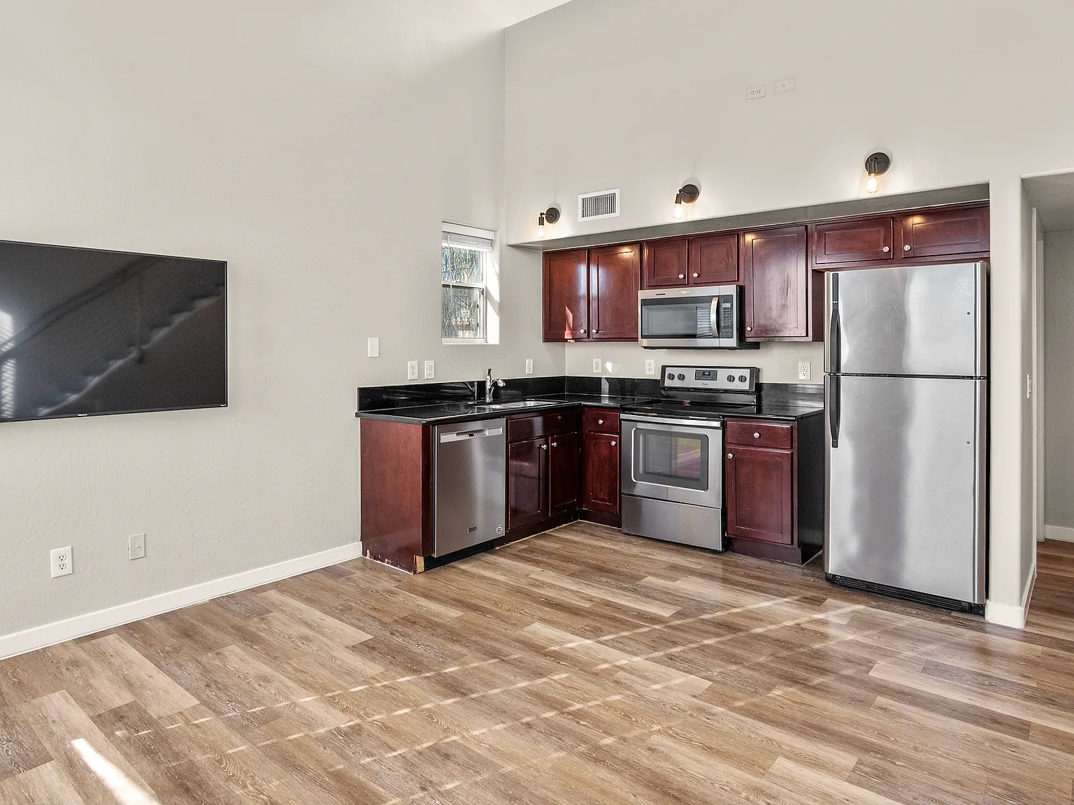Roosevelt West Townhomes — Photo 4