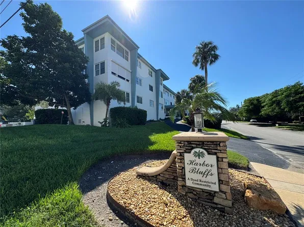 55 Harbor View Ln APT 202, Belleair Bluffs, FL 33770