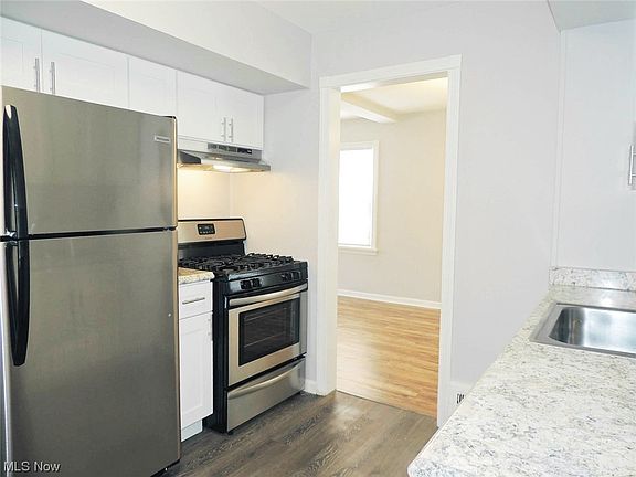 5th image of 714 E 254th St