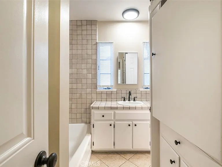 807 E Chevy Chase Dr #1 — Photo 14