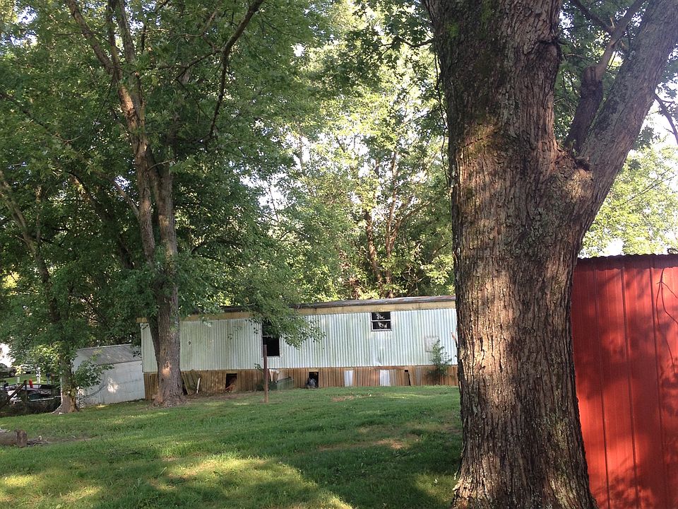 2nd image of 131 Mapleleaf Dr