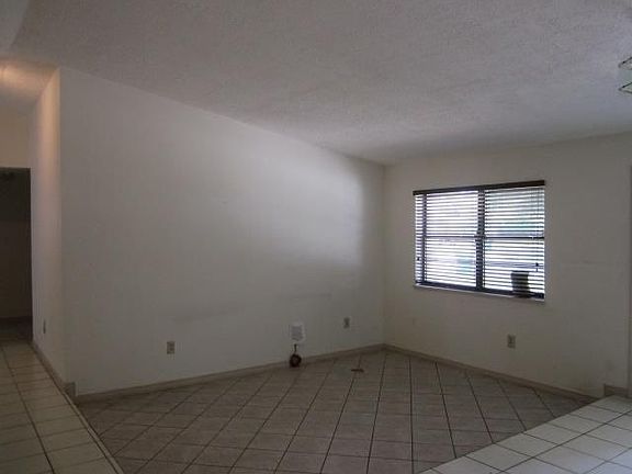 5th image of 20330 SW 84th Ave