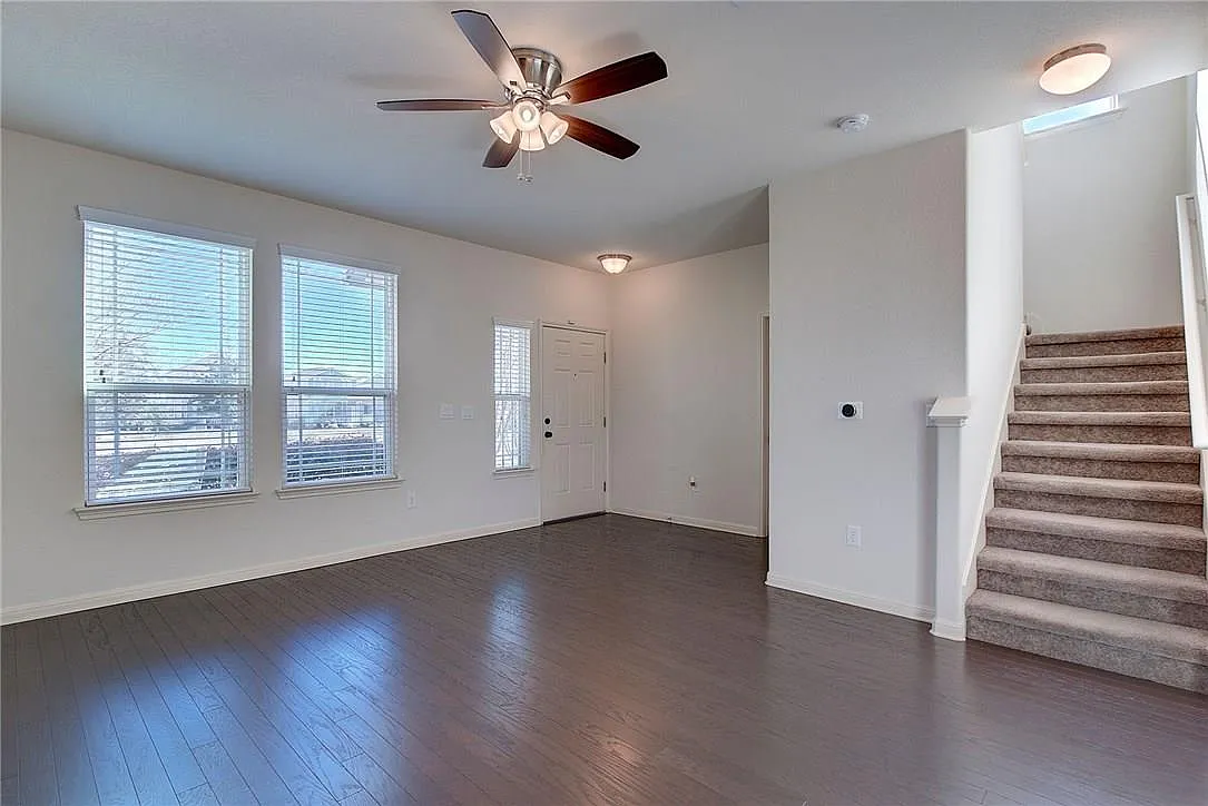 4 bed, 3.5 bath, 1845 sqft, $2,150 — Photo 3