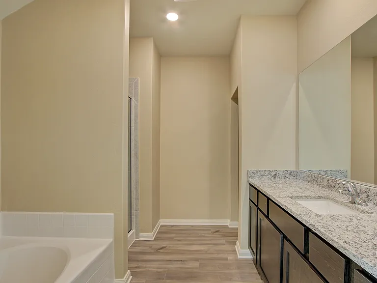 3217 Bowen St — Photo 3