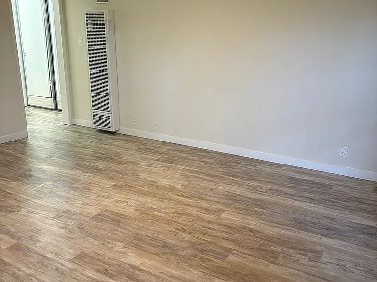 4714 Slauson Ave — Photo 16