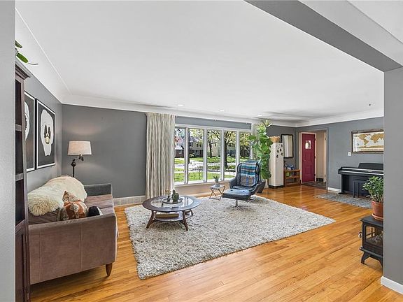 4th image of 19229 Scottsdale Blvd