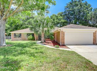 11585 Longwood Key Dr E, Jacksonville, FL 32218