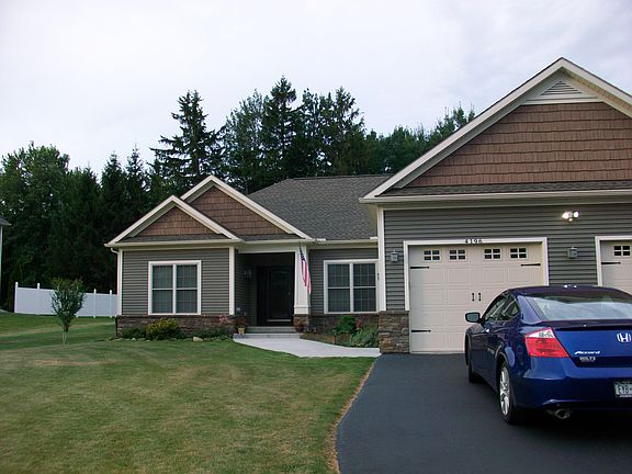 2nd image of 4196 Foxwood Dr