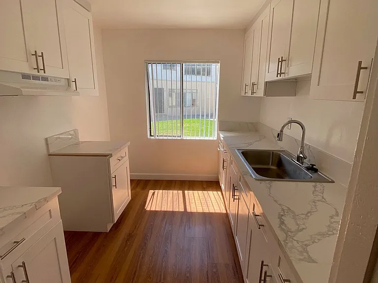 4423 Santa Rosalia Dr. — Photo 13