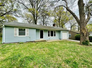 7047 Linden St, Prairie Village, KS 66208