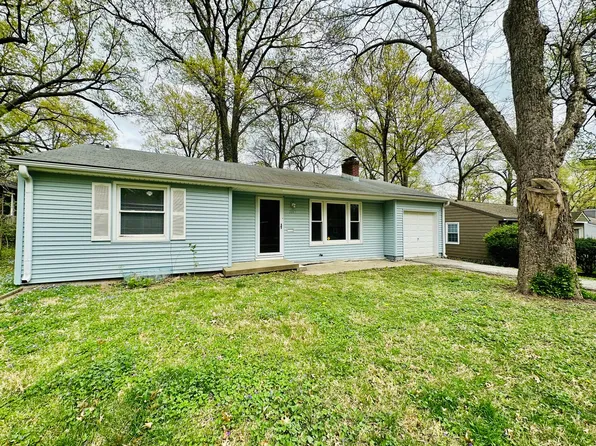 7047 Linden St, Prairie Village, KS 66208