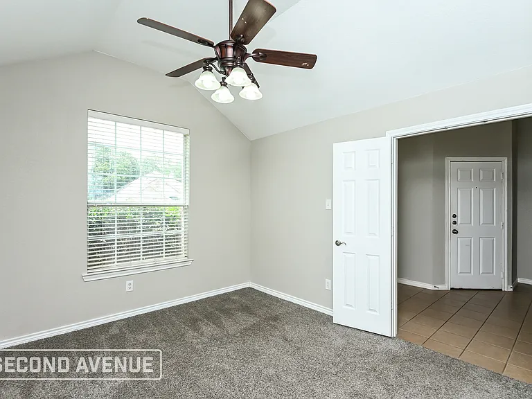 302 Charlie Way — Photo 10