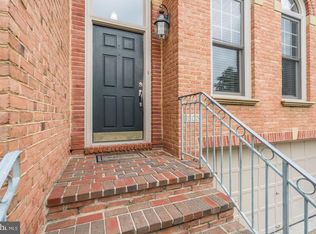 1805 Fallbrook Ln, Vienna, VA 22182