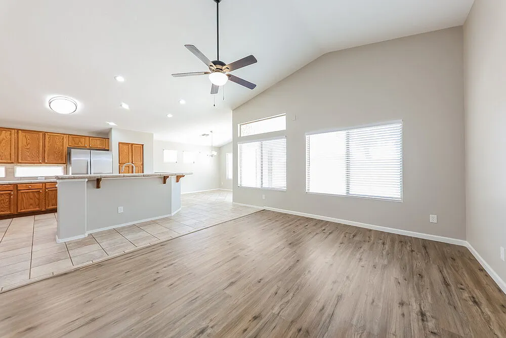 3 bed, 2.0 bath, 1868 sqft, $2,580 — Photo 4