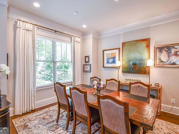 4th image of 965 Candler St #26