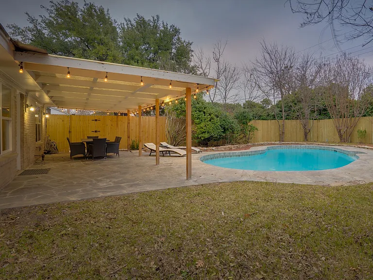 11210 Cotillion Dr — Photo 26