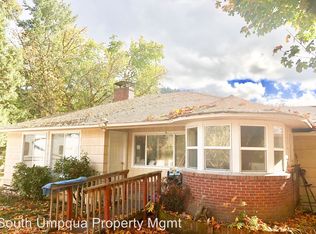 567 Glenbrook Loop Rd, Riddle, OR 97469