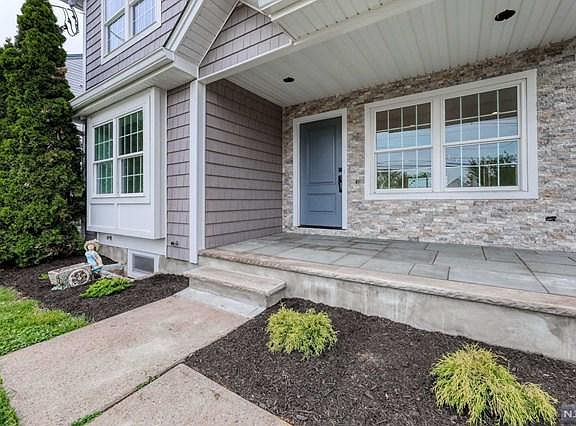 2nd image of 4-15 Berdan Ave