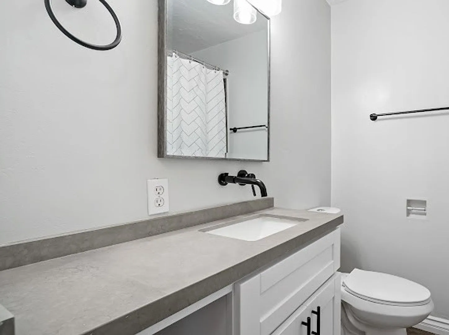 2 Wks Free! North Park 3 bd / 2 ba Home w/ Fireplace, Garage, Yard, Laundry + More! — Photo 4