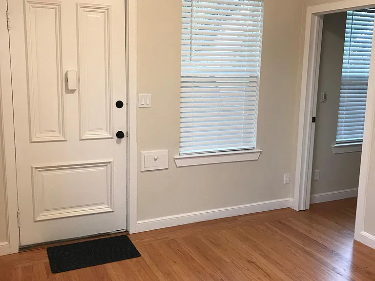 2712 S St — Photo 4