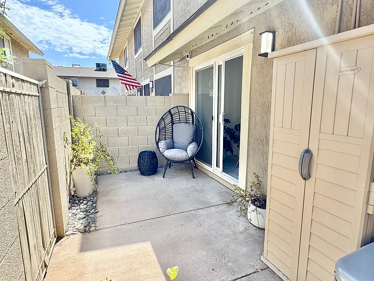 1235 N 84th Pl — Photo 16